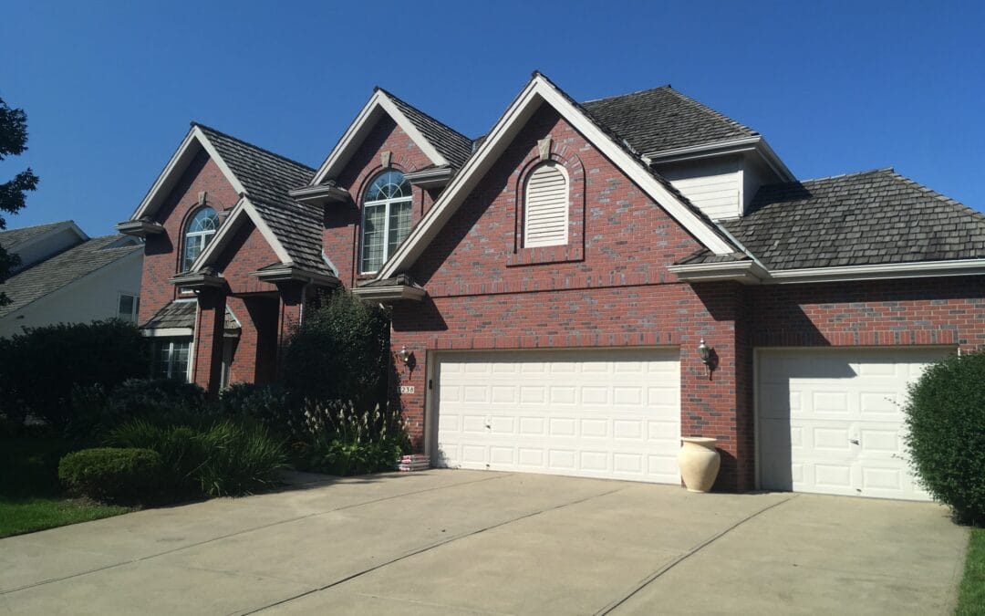 How Long Is a New Roof Warranted For?